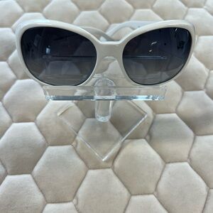 Authentic Chanel new Vintage Camellia Sunglass